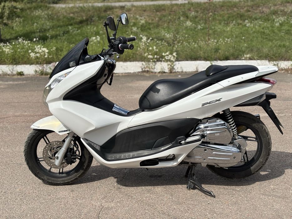 Honda pcx 125.