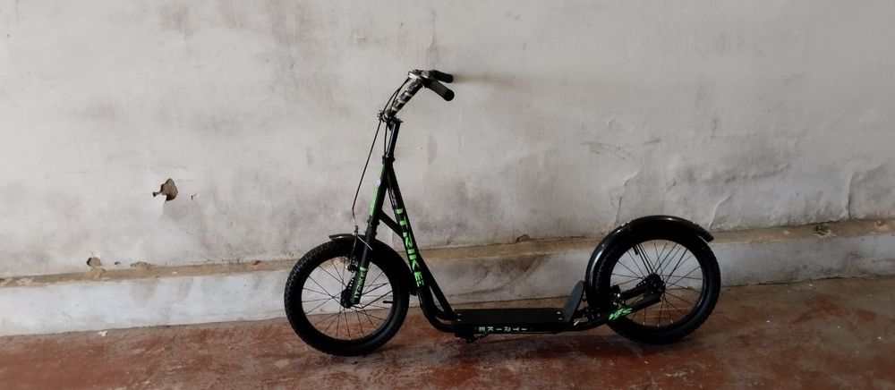 Самокат с велосипедными колесами