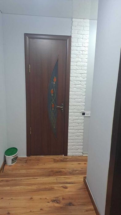 Продам фарбу, залишилась від покраски