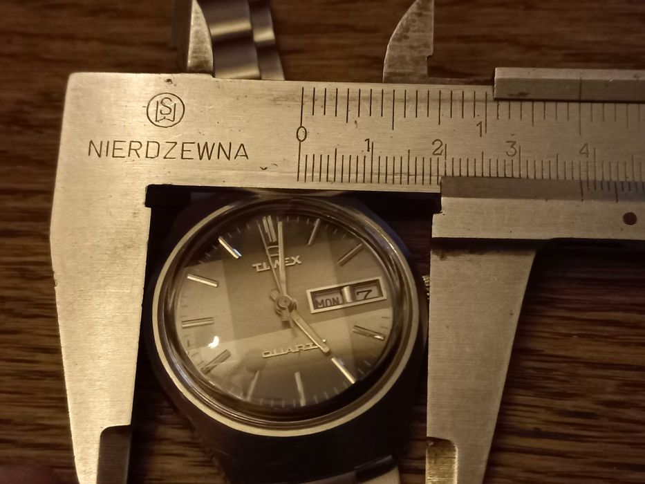 Sprzedam niespotykany męski zegarek Timex Quartz Electric na chodzie