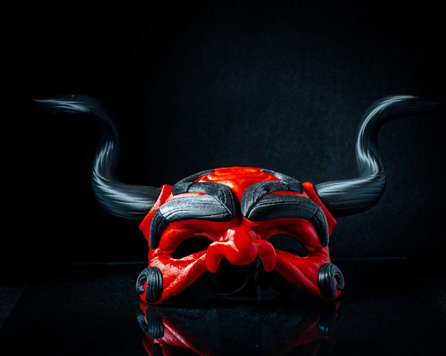 Maska demona – Uwolnij swoją mroczną naturę w Halloween