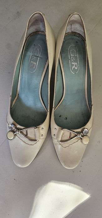 Buty czółenka jasne