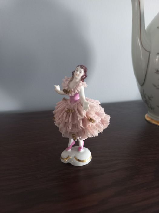 Figurka porcelana