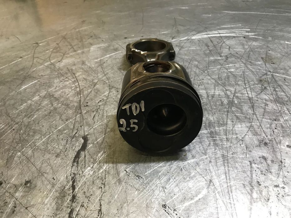 PISTON COM BIELA VOLKSWAGEN TOUAREG / TRANSPORTER 2.5TDI (AXD AXE BAC)