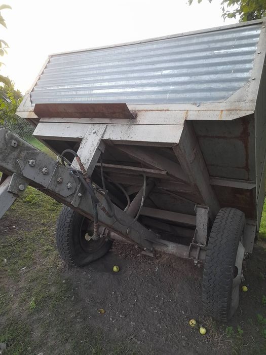 Продам причеп одновісний з гдравлікою