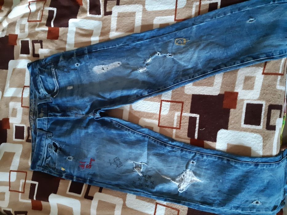 Продам джинсы новые
