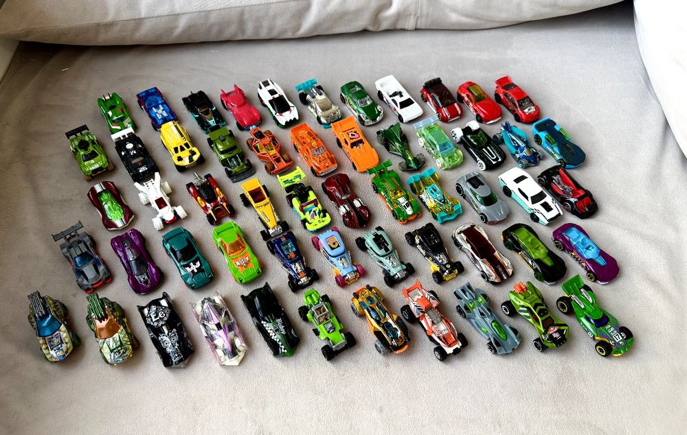 Hot Wheels розпродаж