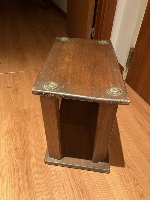 Mesinha de apoio muito antiga (madeira vinhatico)