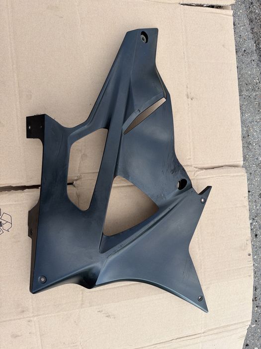 BMW S1000RR 12-14 PŁUG OWIEWKA PRAWA osłona dolna Owiewka bok boczek osłona