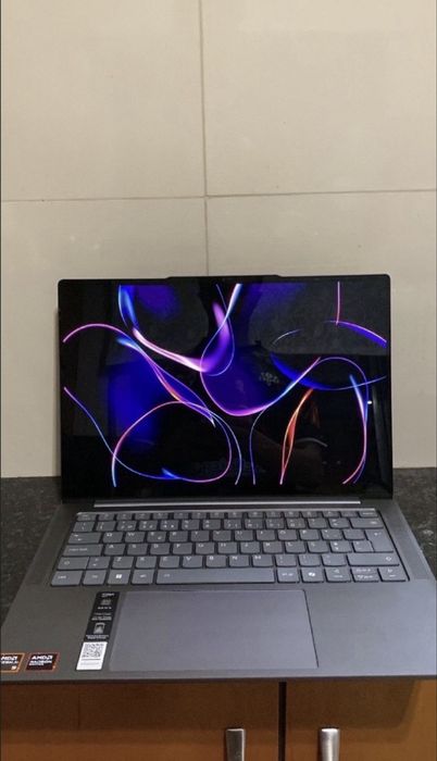 Portátil LENOVO Yoga Pro 7 - AMD Ryzen Al 9 - RAM: 32 GB - 1 TB SSD