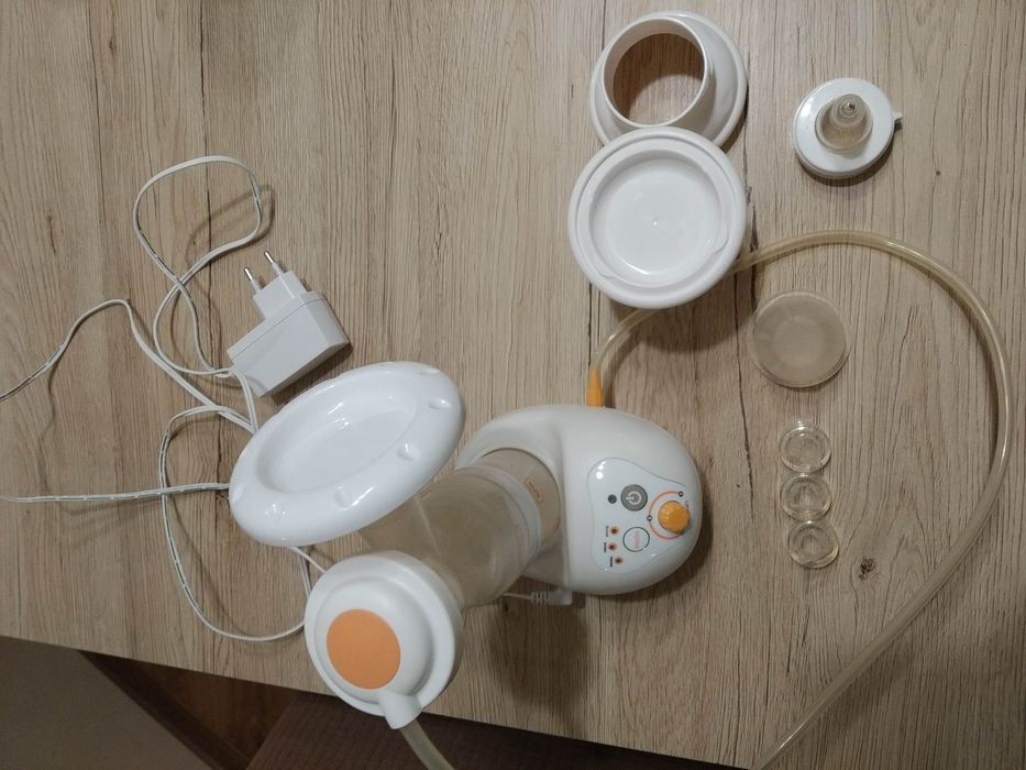 Laktator canpol easystart + gratis woreczki na mleko 30szt. i pojemnik