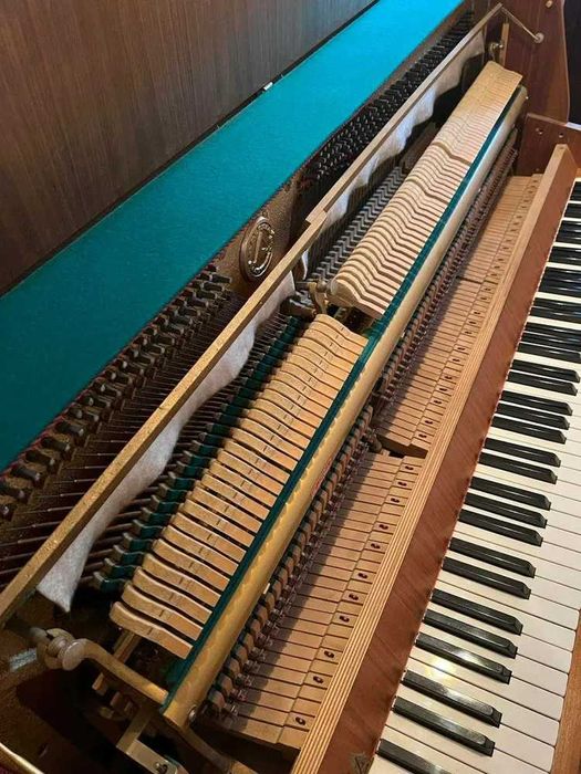 Sprzedam pianino Calisia