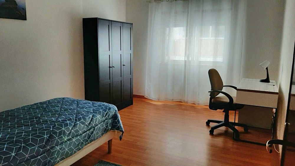 Quarto em casa partilhada