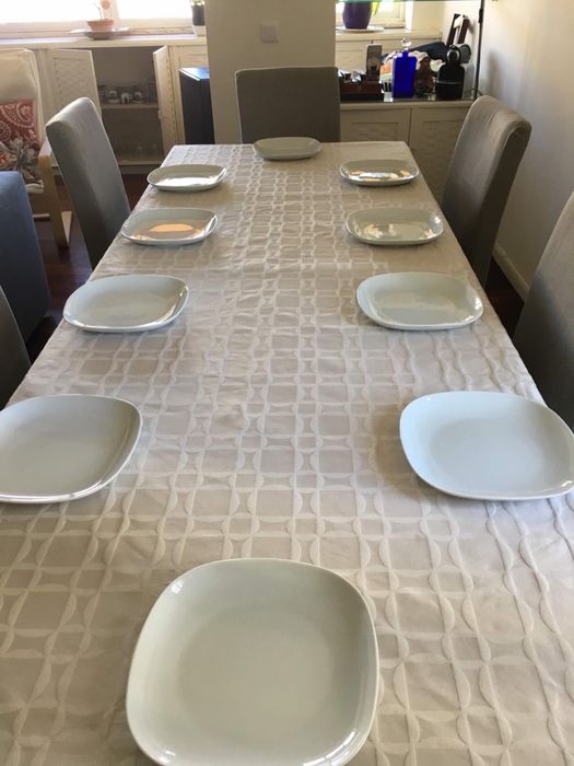 Mesa e  6 cadeiras ikea.