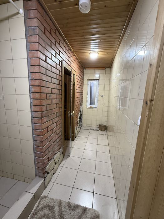 Будинок для сімейного відпочинку біля озера з банею (подобово)
