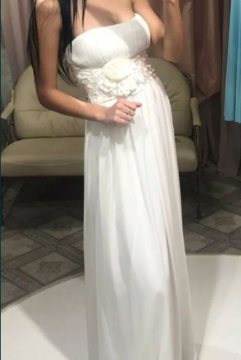 Ніжна весільна сукня розмір 44