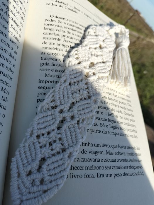 Marcador de livro em MACRAMÉ