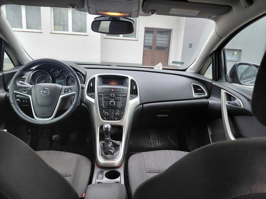 Opel Astra J 1.7 CDTI 125km.