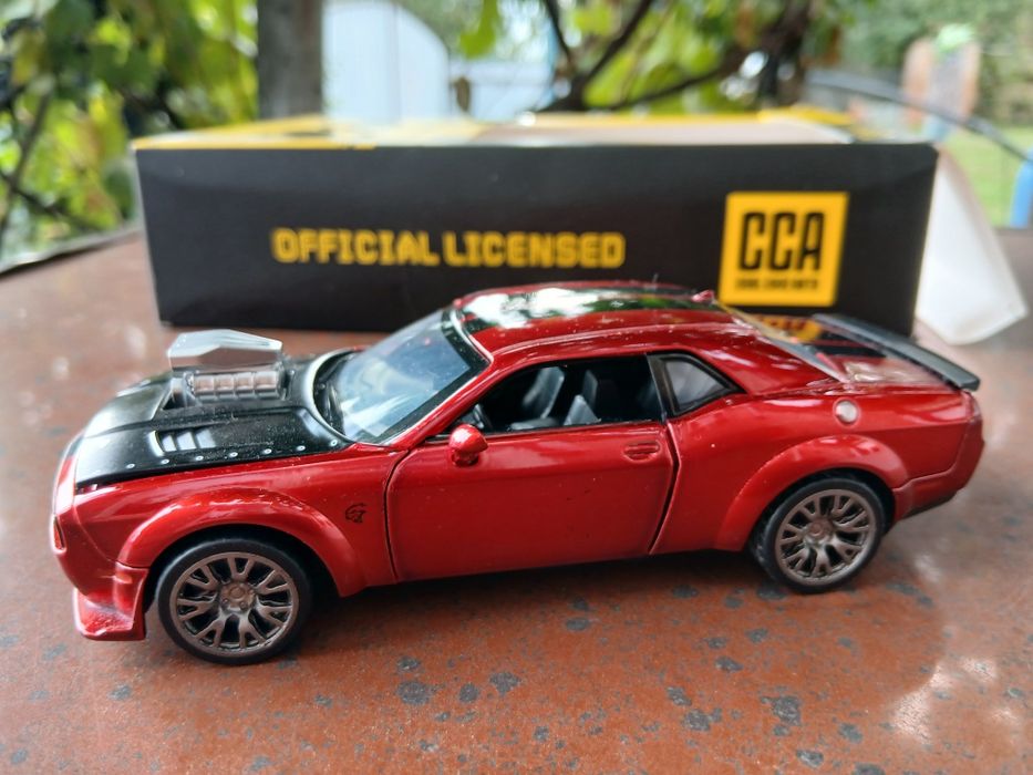Машинка Dodge Challenger  srt