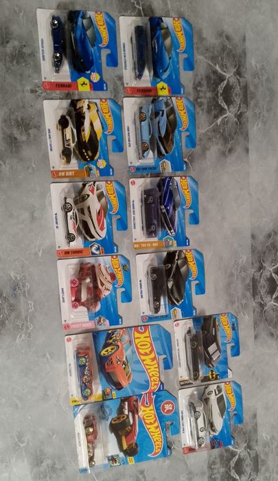 hot Wheels MainLine, Audi Mercedes Mazda Nissan Ferrari Ford Camaro