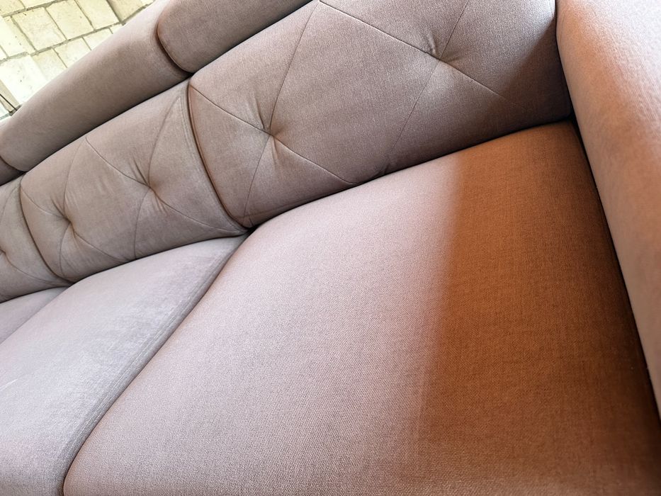 Sofa do salonu.