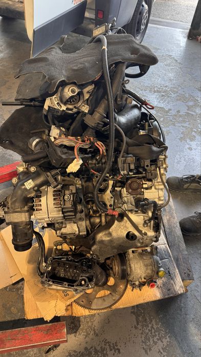 Motor bmw 20d n47  COMPLETO com todos os perifericos(tem um problema num cilindro)