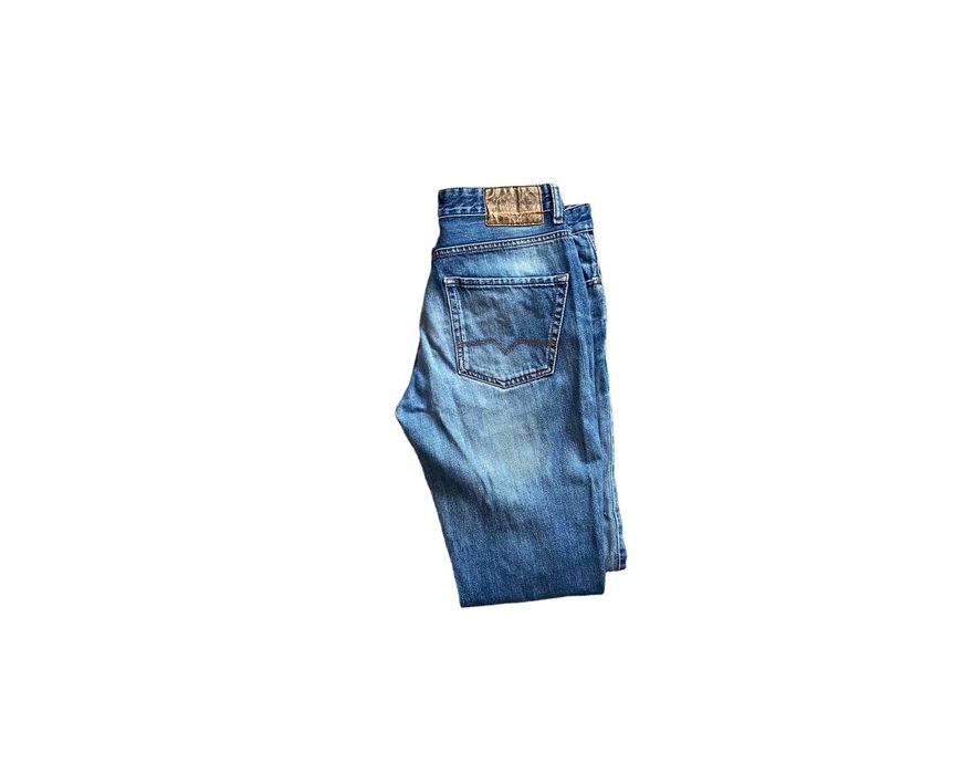 Hugo Boss Regular fit z przetarciami, W33/L34, stan bardzo dobry