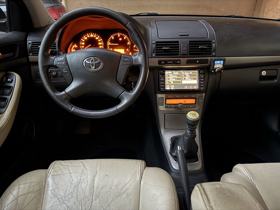 Toyota Avensis SW 2.0 D-4D  - 247 Milkm - 2008 Nacional