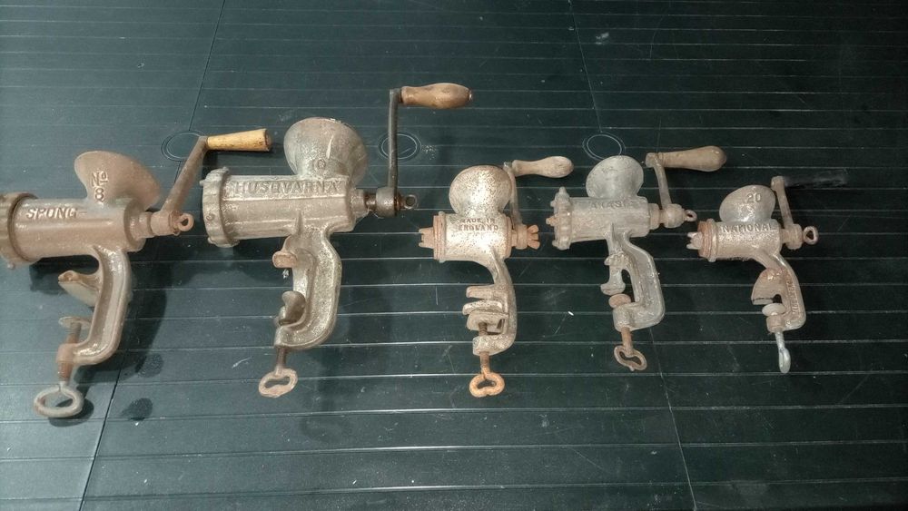 Moedores carne antigos