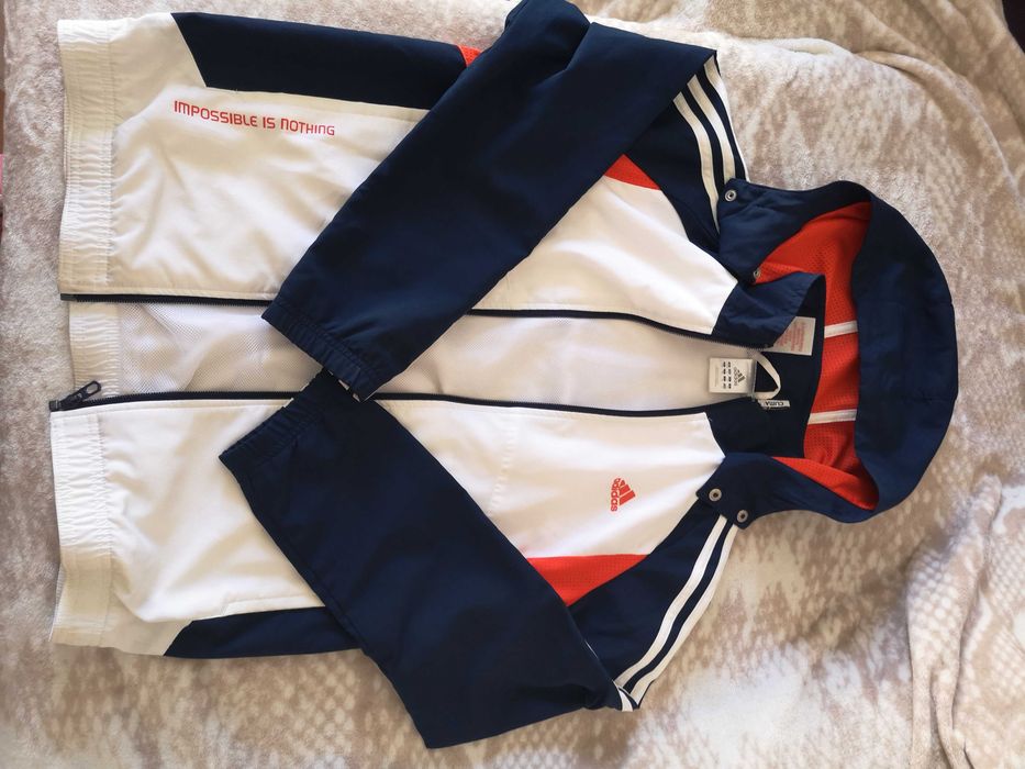 Casaco adolescente Adidas 12 anos.