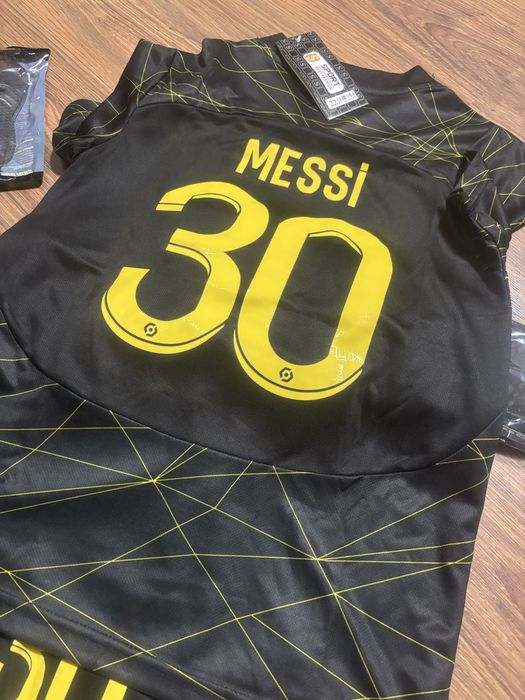 Strój piłkarski dla dzieci 120/130 messi . Nowy z metka