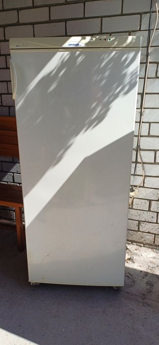 Продам морозильную камеру