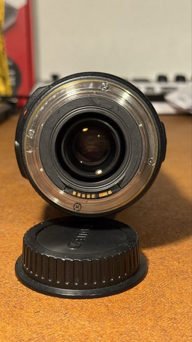 Canon EF 70-300mm f/4-5.6 IS