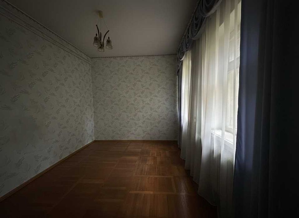 Продаж приміщення 192м². Під ремонт. Поряд озеро. Біля траси. ID:205
