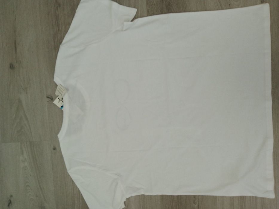 Модная футболка Sinsay . 100% .Коттон