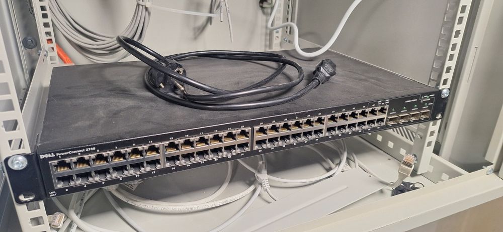 Switch Dell Powerconnect 2748