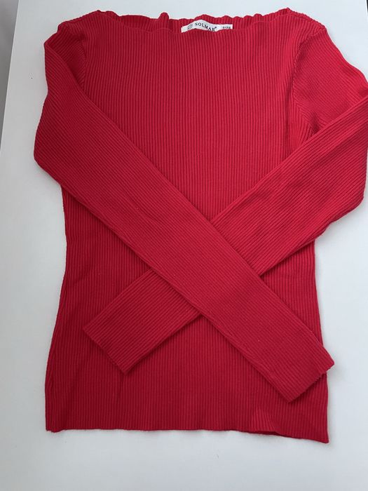 Жіночий червоний джемпер