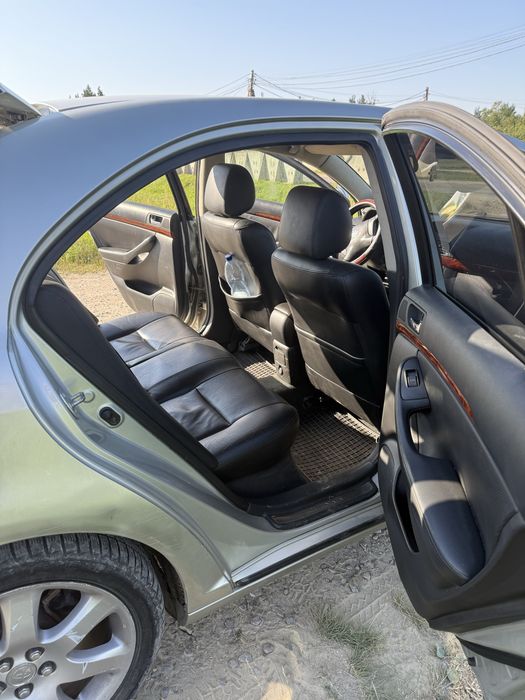 Продам Тойота Авенсис 2003