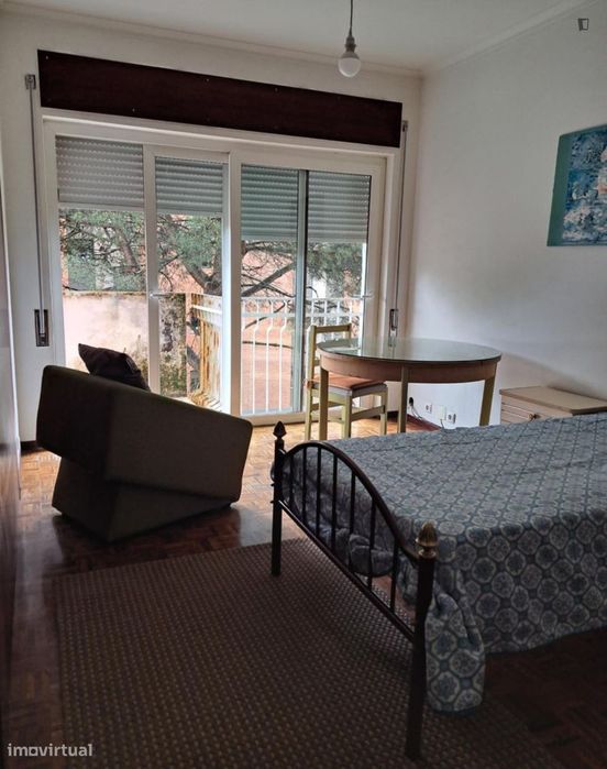 Quarto - localizado em Bairro do Sol Coimbra