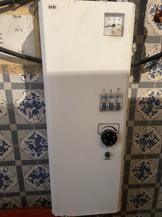 Добротна садиба , індивідуальне опалення , велика ділянка