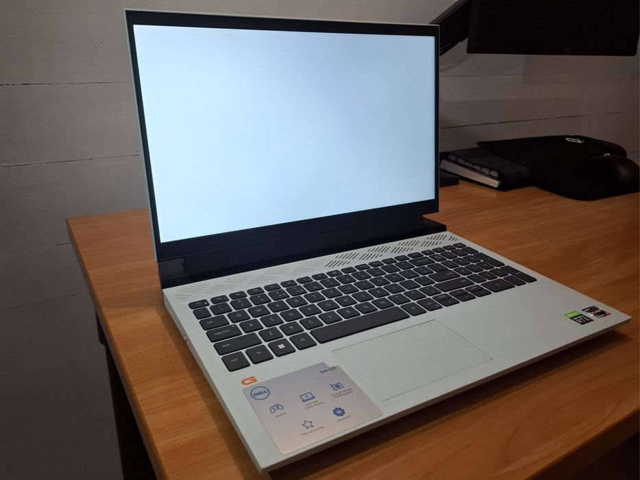 Laptop Gaimingowy Dell G15 5525