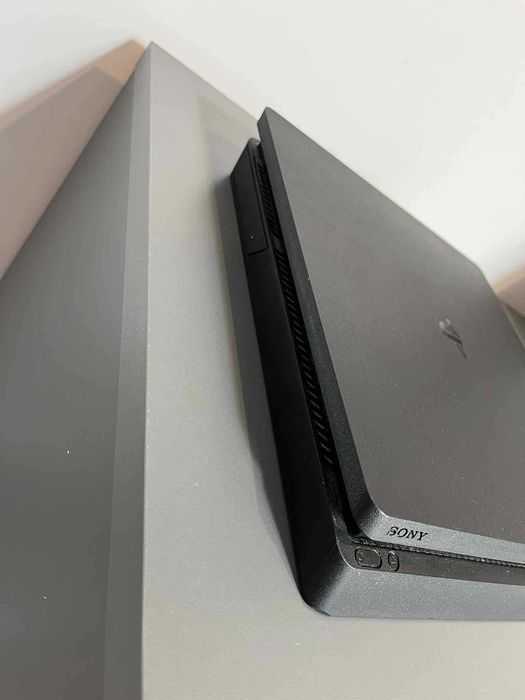 Playstation 4 Slim