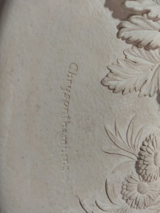 Peça Redonda em Gesso com Relevo (para pintar ou não)