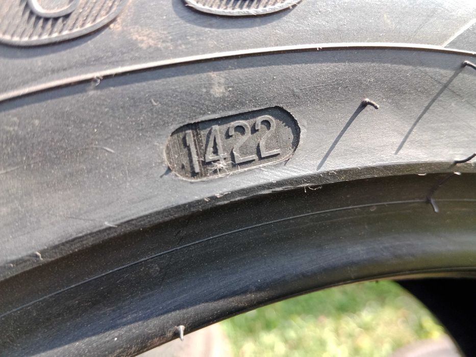 Opona używana 215/55R17 Goodride SW608 Snowmaster 1szt.