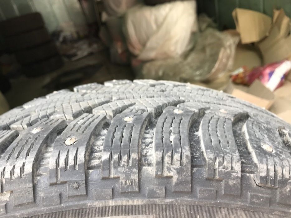 Шины зимние шип резина 235 55 18 Nokian Hakkapelitta +фирменные диски