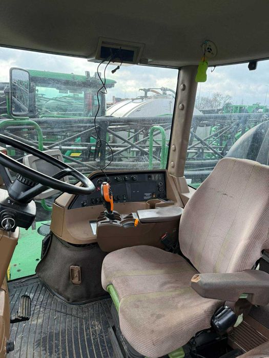 самохідний оприскувач John Deere 4730