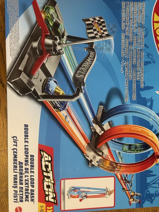 Трек Hot wheels подвійна петля.