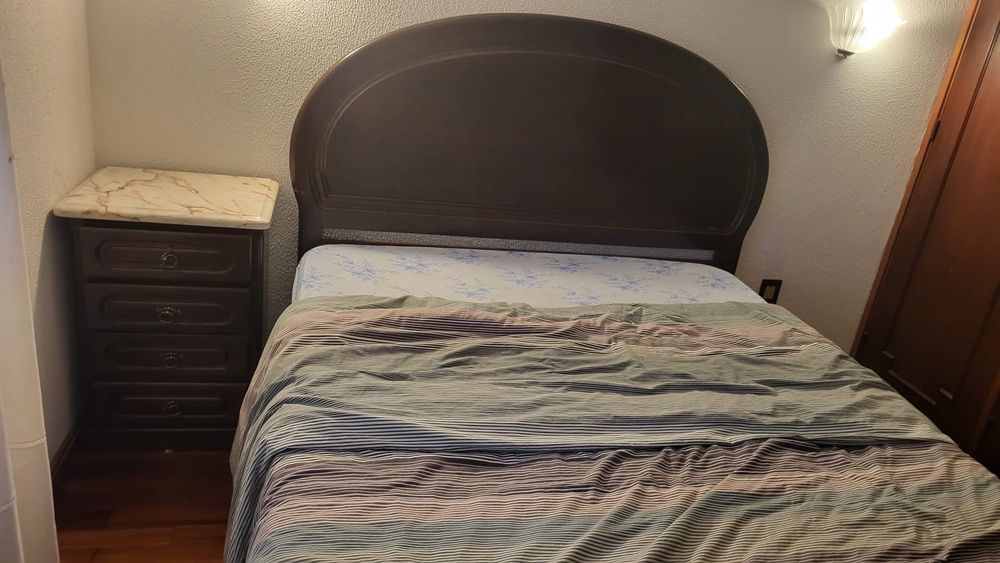 Mobilia quarto em bom estado