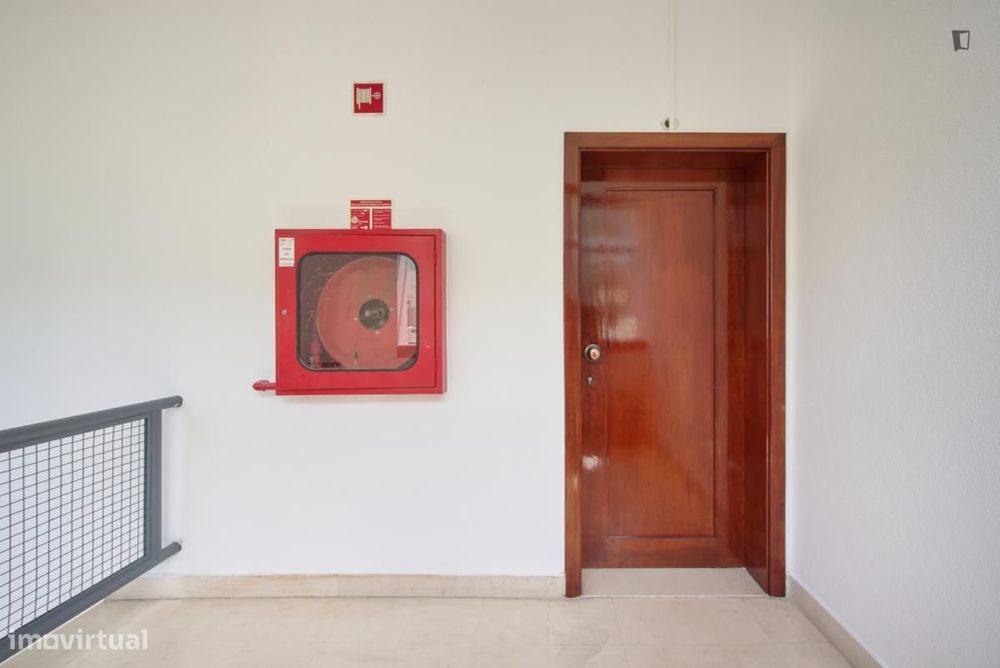 Quarto - localizado em Olaias Lisbon