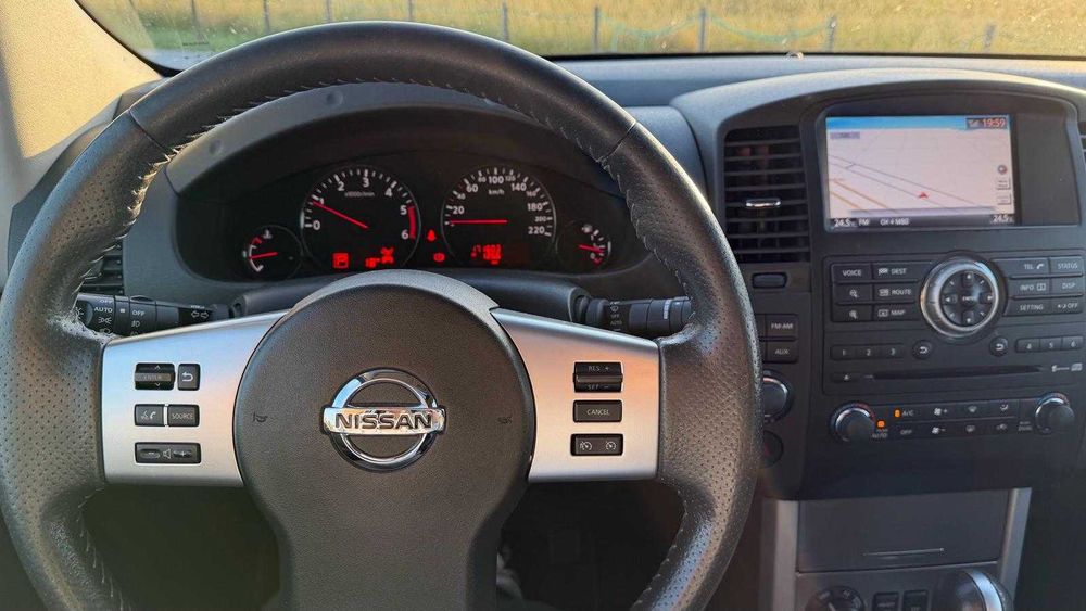 Nissan Navara 3.0 V6 LE 2013 Full Extras 171.000km impecável Jantes 18"